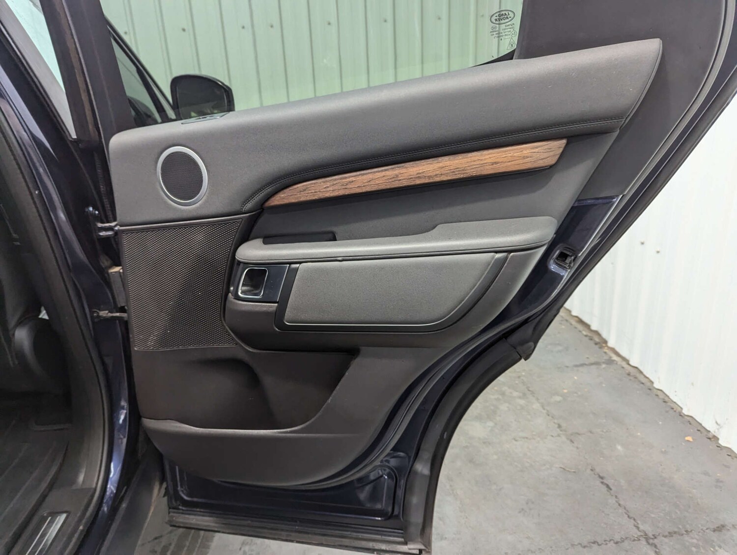 Used Land Rover Discovery 2018 for sale - 76347362: Photo 65