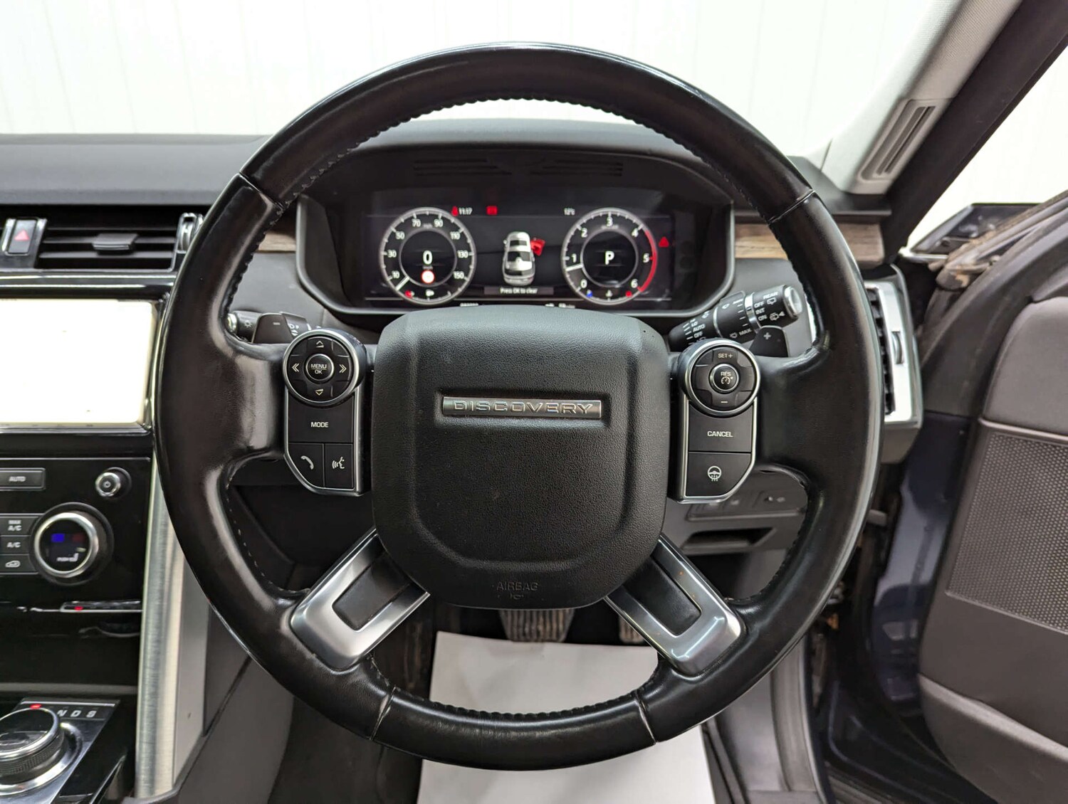 Used Land Rover Discovery 2018 for sale - 76347362: Photo 77