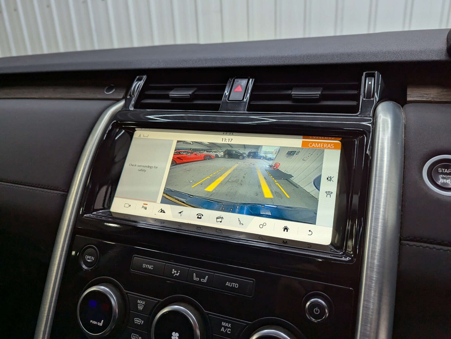 Used Land Rover Discovery 2018 for sale - 76347362: Photo 87