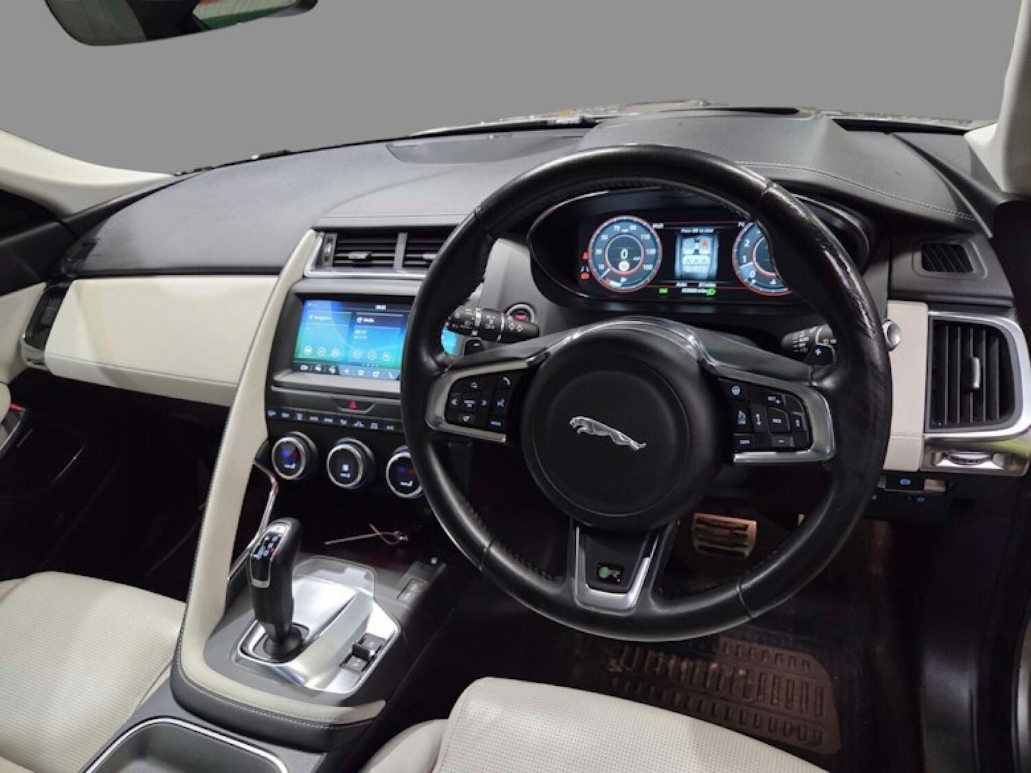 Used Jaguar E-Pace 2018 for sale - 78085012: Photo 13