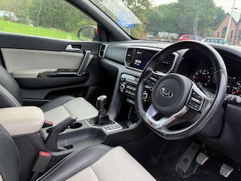 Used Kia Sportage 2021 for sale - 76278596: Photo 2