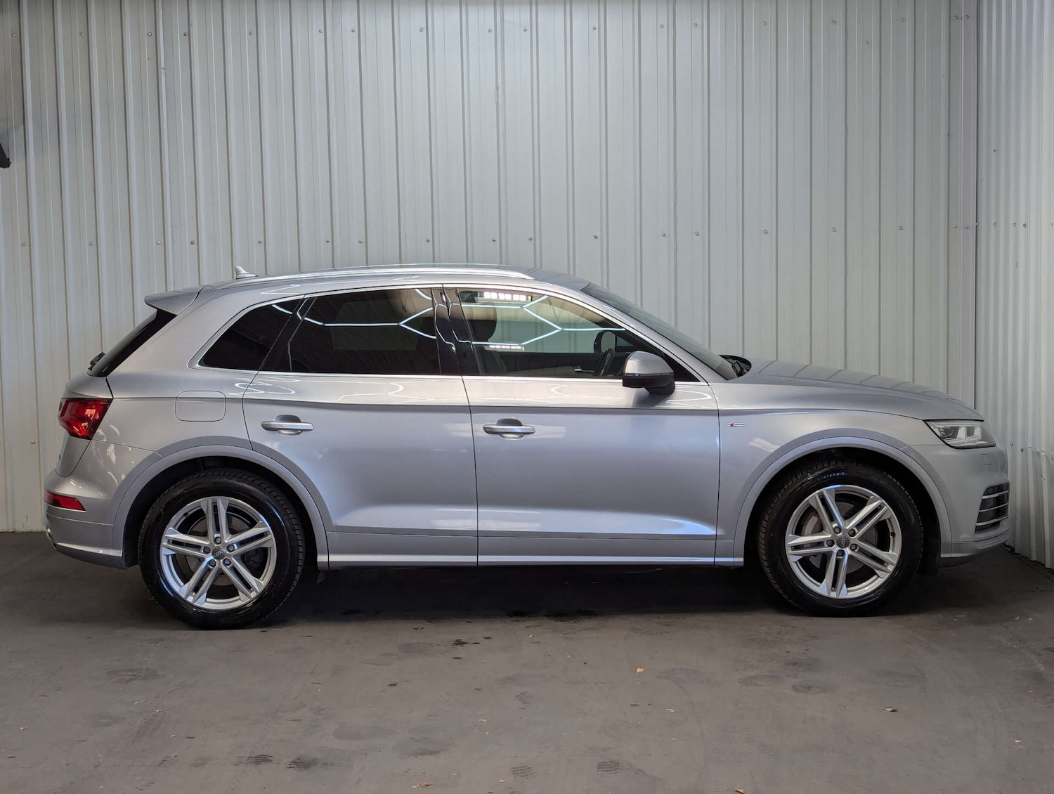 Used Audi Q5 2017 for sale - 76278210: Photo 14