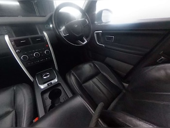 Used Land Rover Discovery Sport 2017 for sale - 77434660: Photo