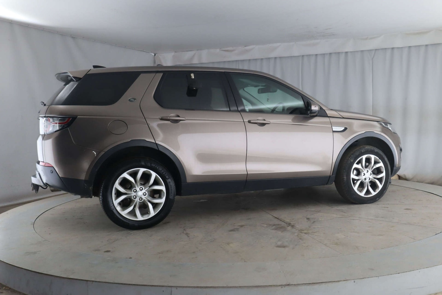 Used Land Rover Discovery Sport 2017 for sale - 77434660: Photo 9