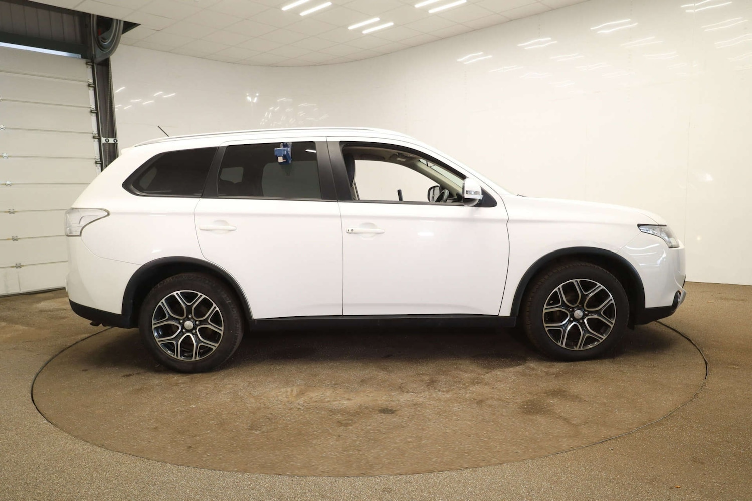 Used Mitsubishi Outlander 2015 for sale - 76830021: Photo 10