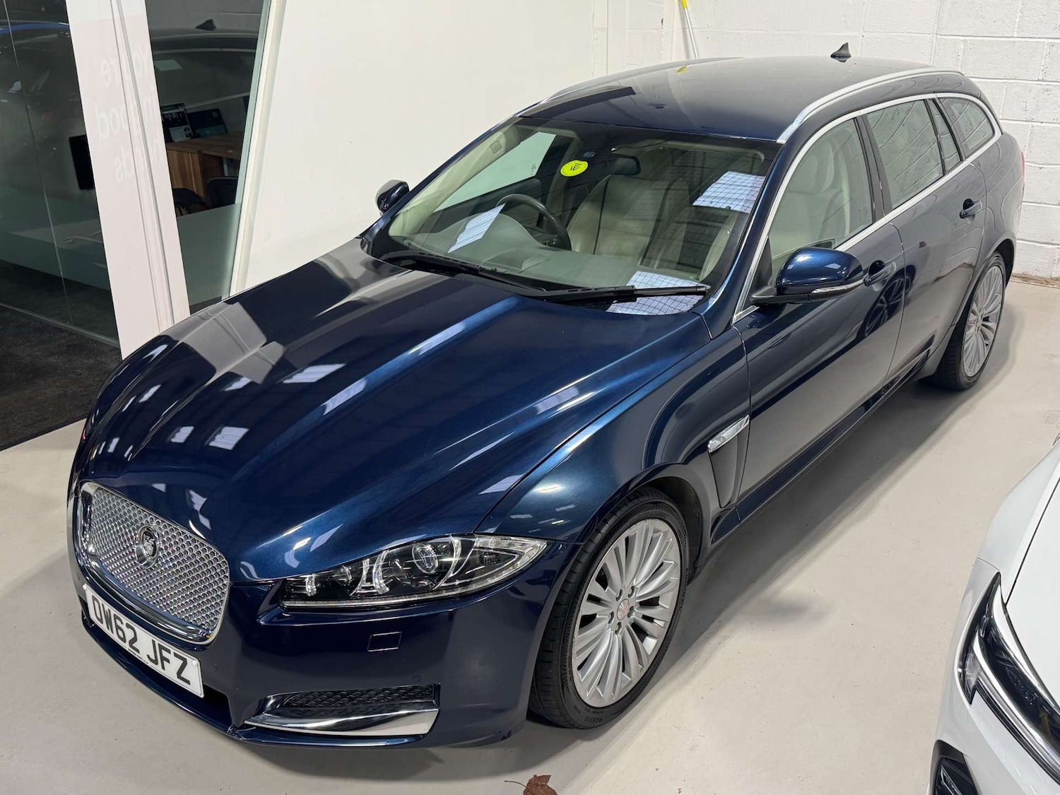 Used Jaguar XF 2013 for sale - 76588701: Photo 10