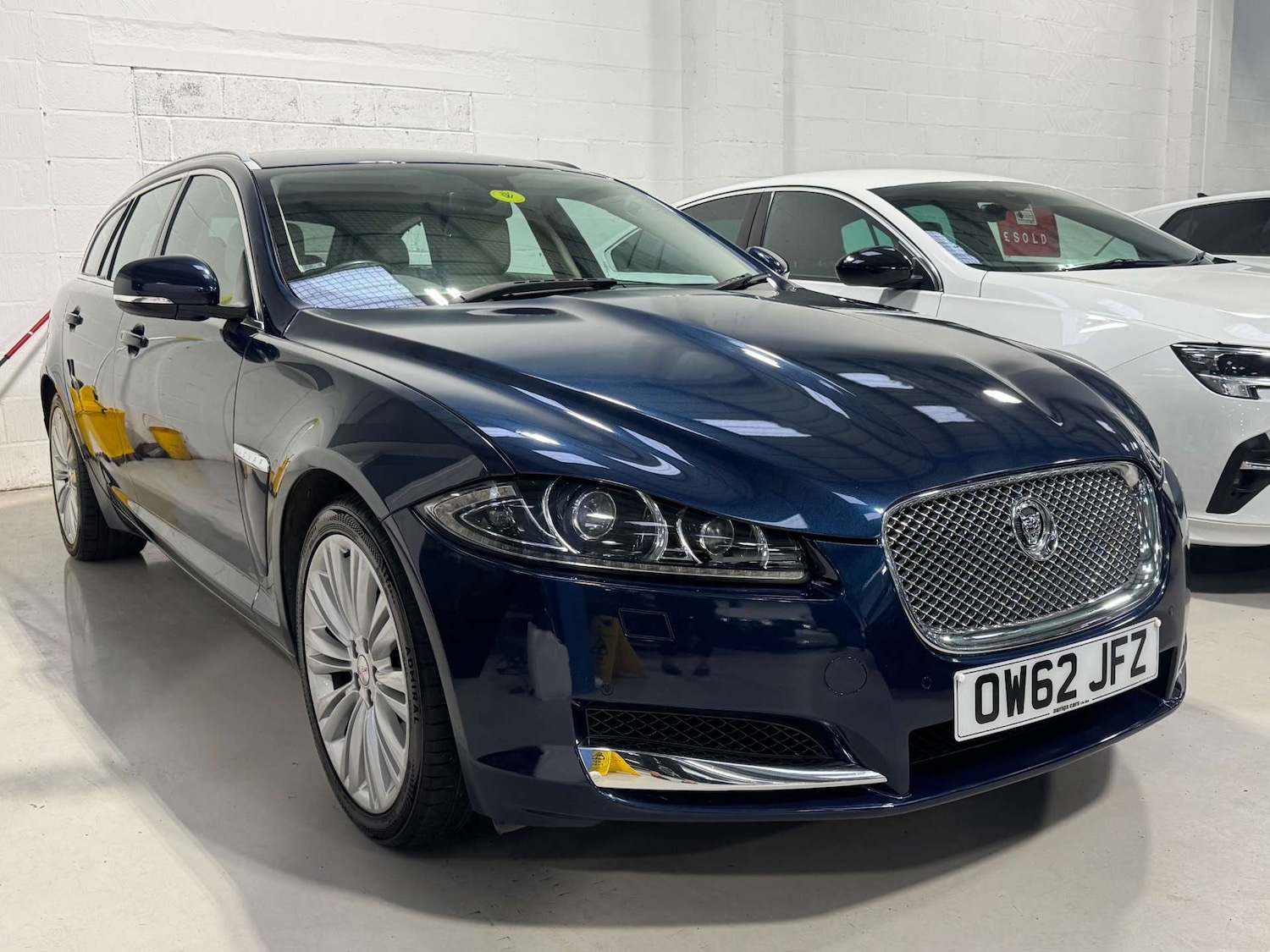 Used Jaguar XF 2013 for sale - 76588701: Photo 13