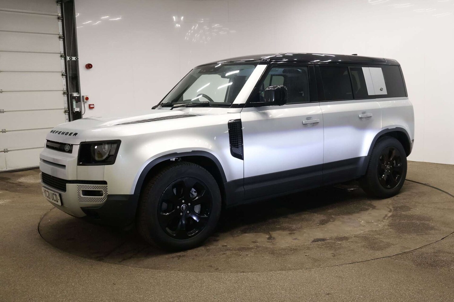 Used Land Rover Defender 2021 for sale - 77508813: Photo 15