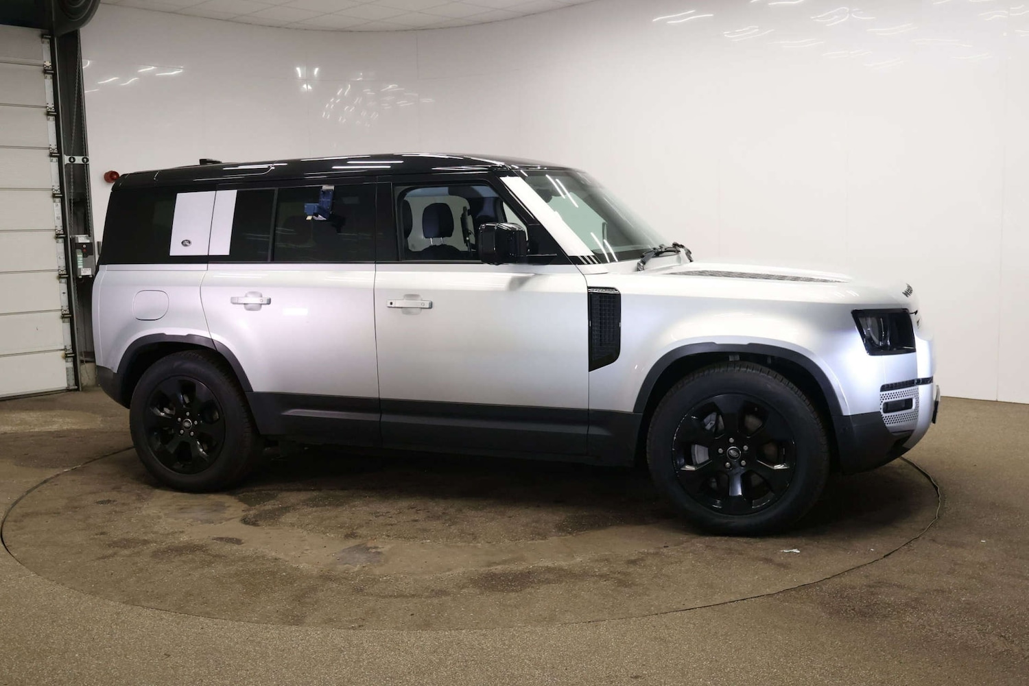 Used Land Rover Defender 2021 for sale - 77508813: Photo 7