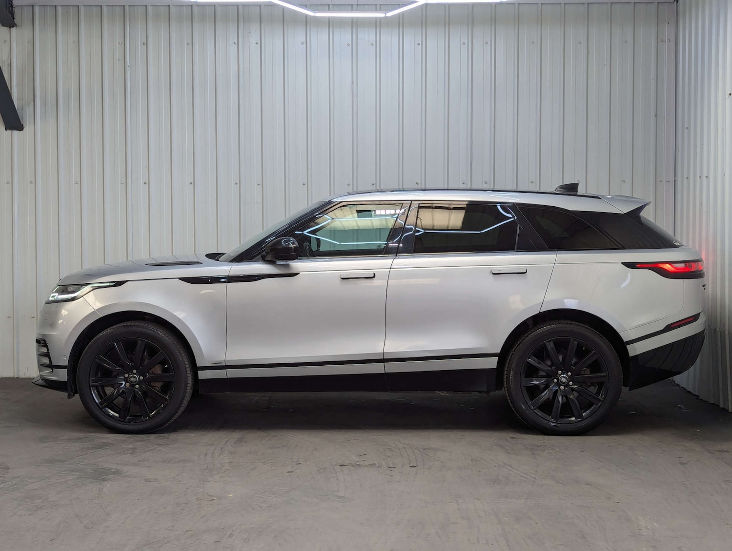 Used Land Rover Range Rover Velar 2018 for sale - 76278496: Photo 15