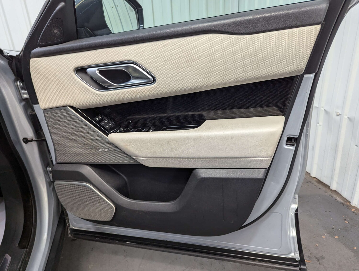 Used Land Rover Range Rover Velar 2018 for sale - 76278496: Photo 53