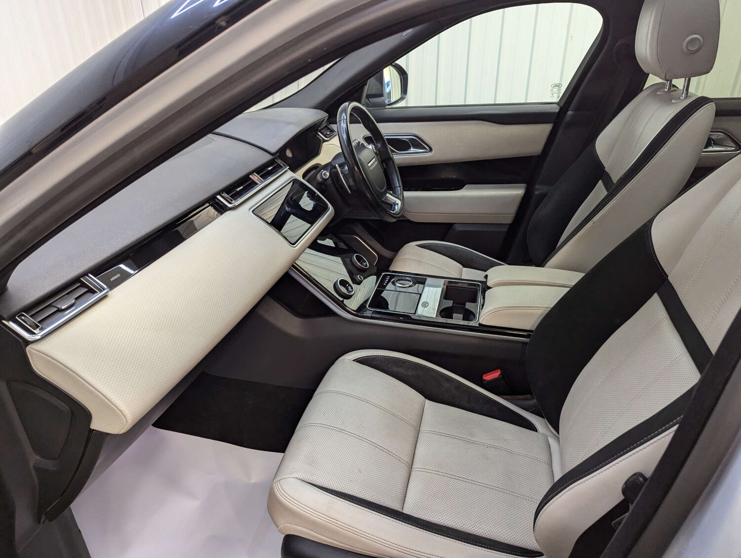 Used Land Rover Range Rover Velar 2018 for sale - 76278496: Photo 55