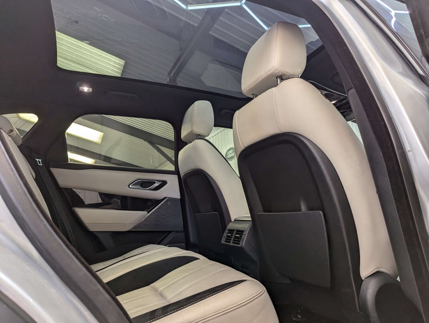 Used Land Rover Range Rover Velar 2018 for sale - 76278496: Photo 61