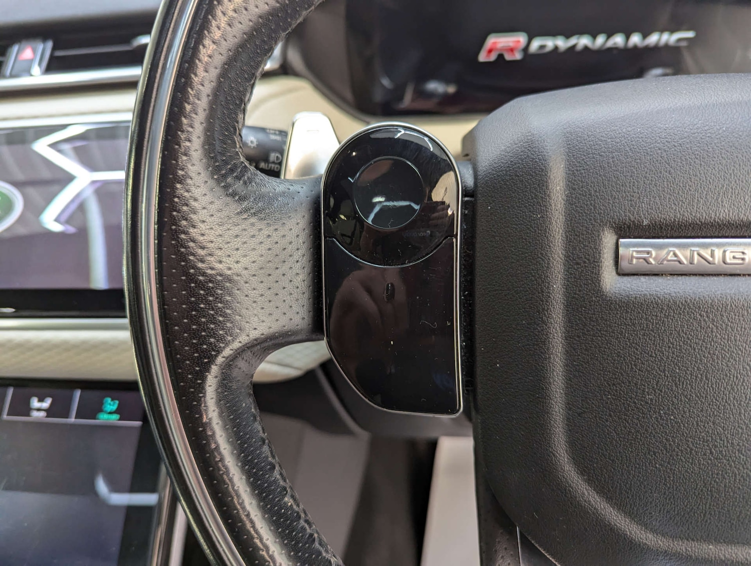 Used Land Rover Range Rover Velar 2018 for sale - 76278496: Photo 73