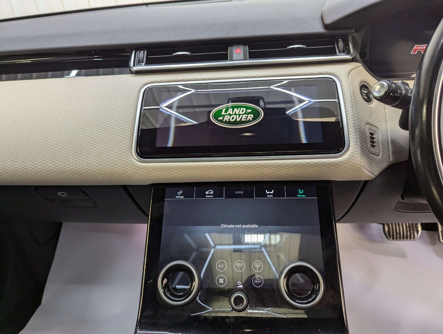 Used Land Rover Range Rover Velar 2018 for sale - 76278496: Photo 82