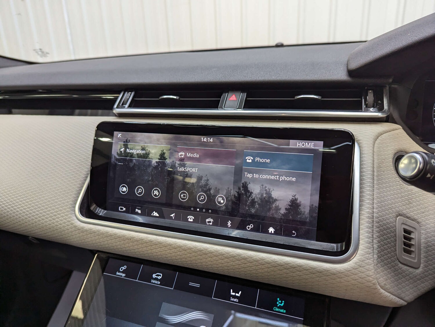 Used Land Rover Range Rover Velar 2018 for sale - 76278496: Photo 86