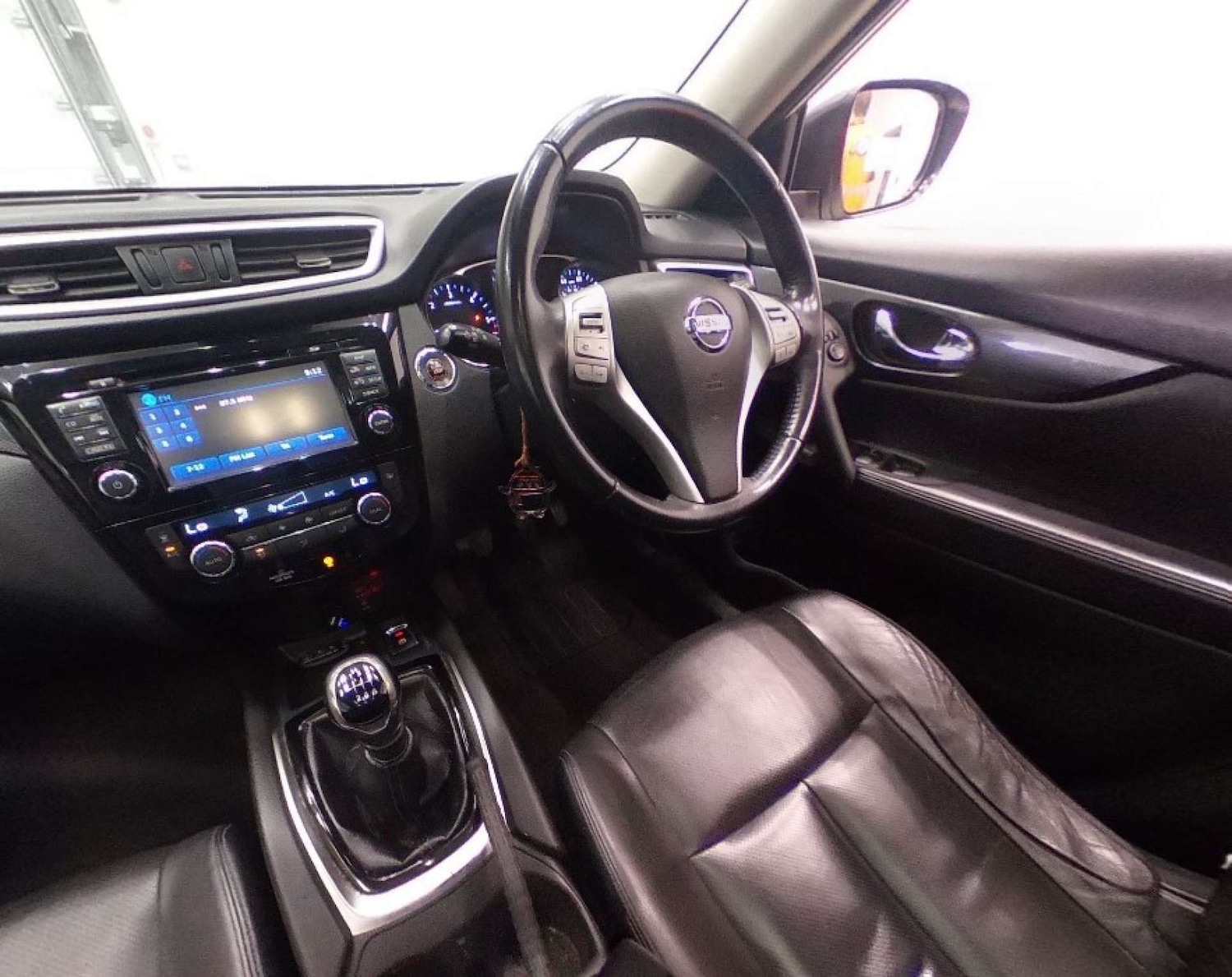 Used Nissan X-Trail 2017 for sale - 76343754: Photo 3