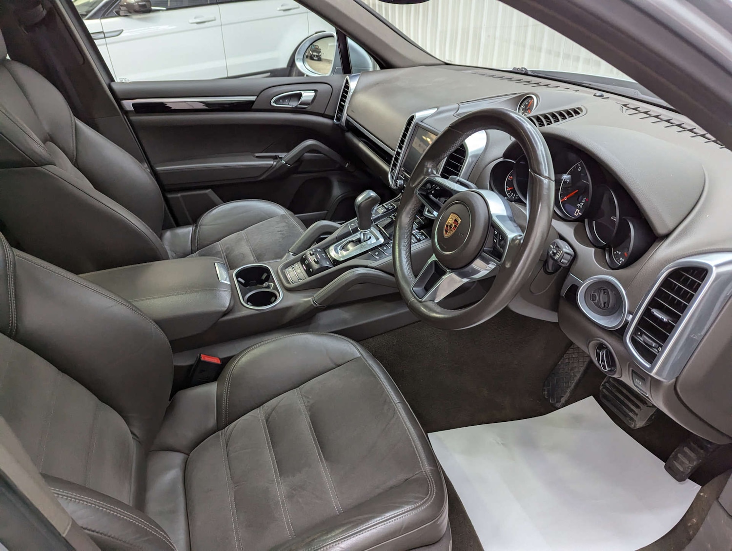 Used Porsche Cayenne 2016 for sale - 77548541: Photo 48