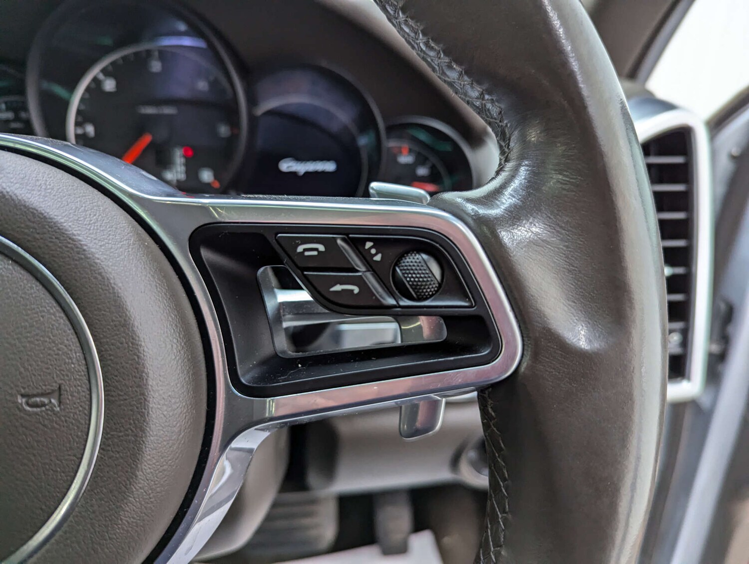 Used Porsche Cayenne 2016 for sale - 77548541: Photo 76