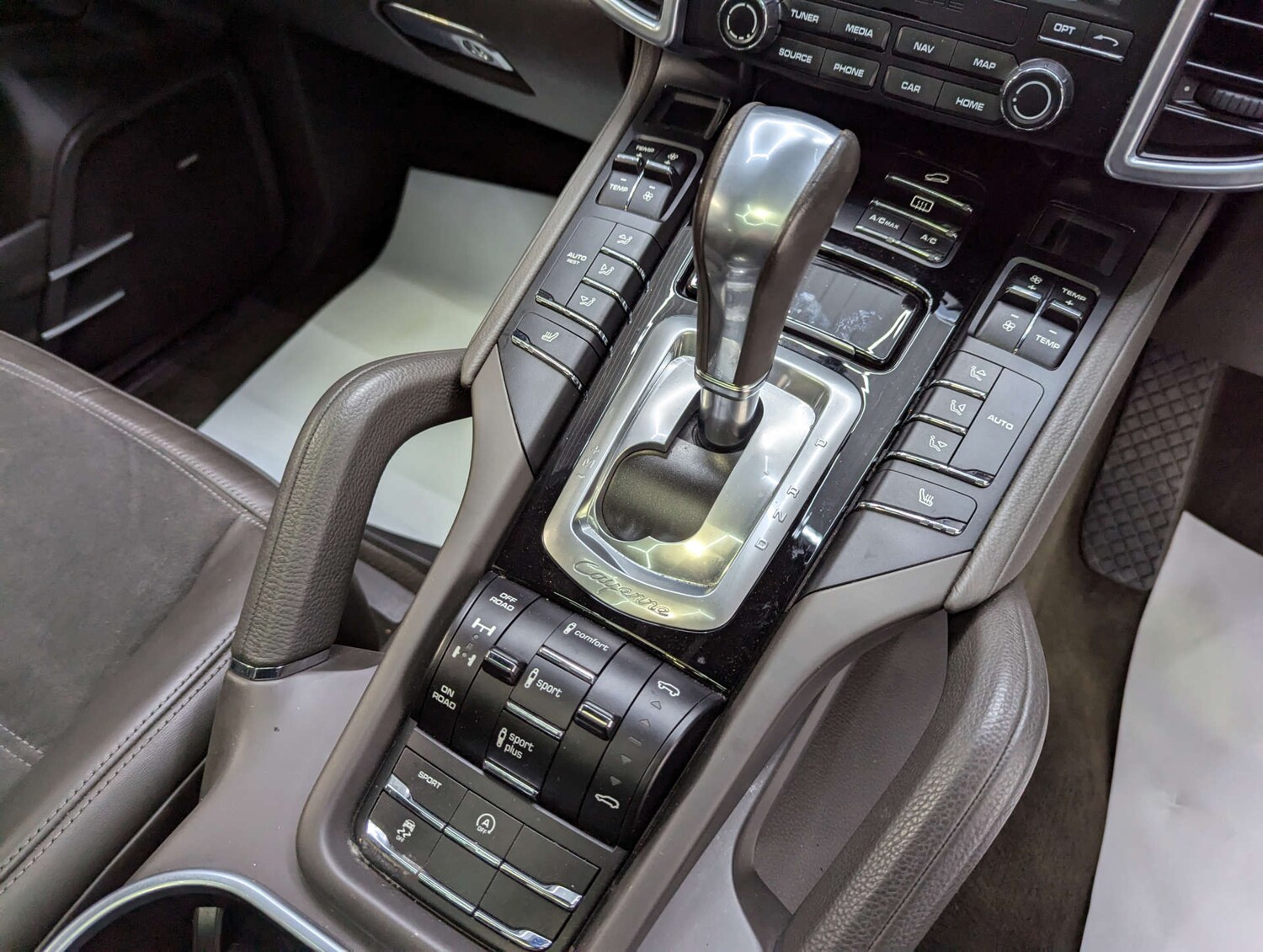 Used Porsche Cayenne 2016 for sale - 77548541: Photo 82