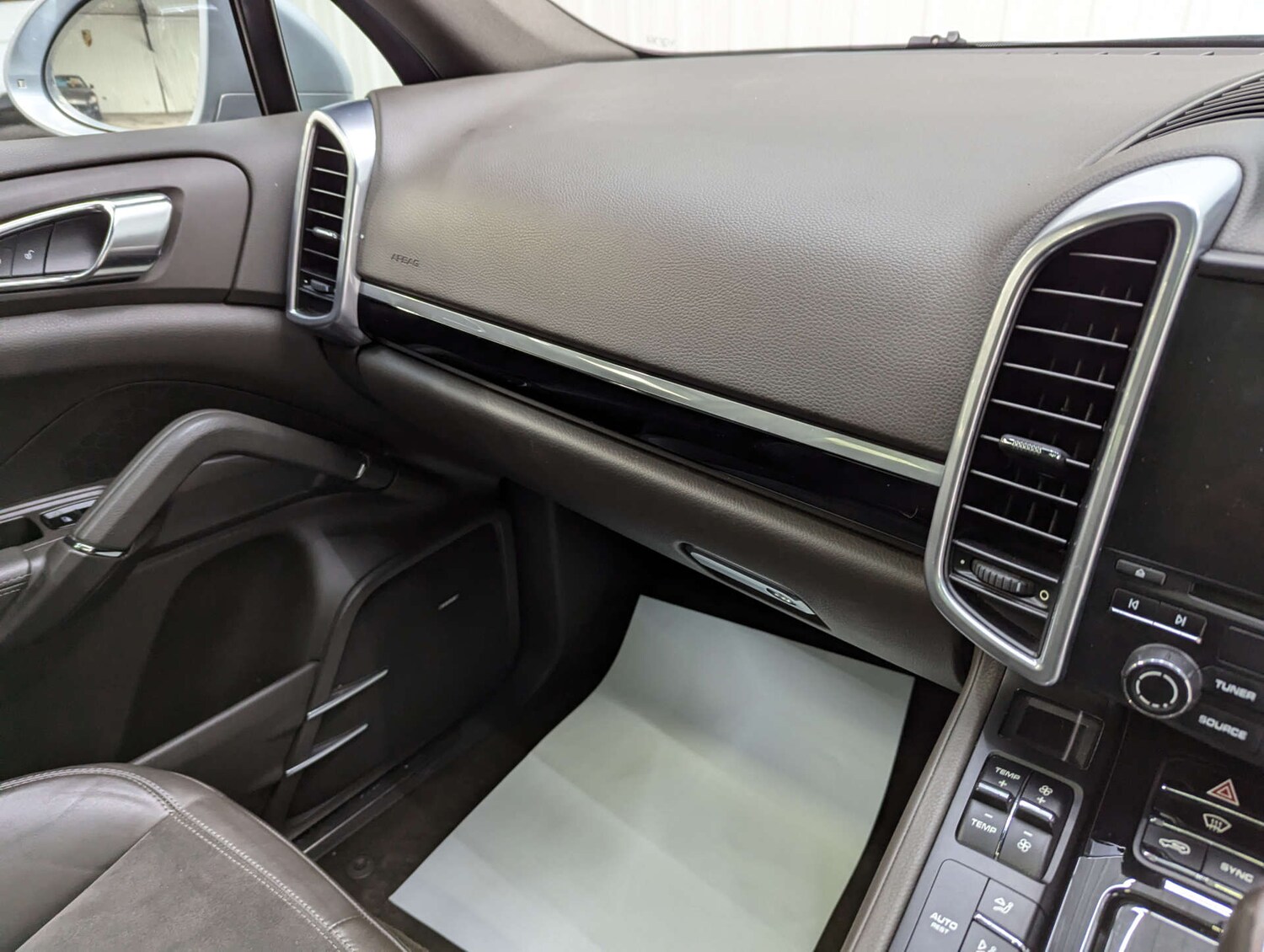 Used Porsche Cayenne 2016 for sale - 77548541: Photo 84