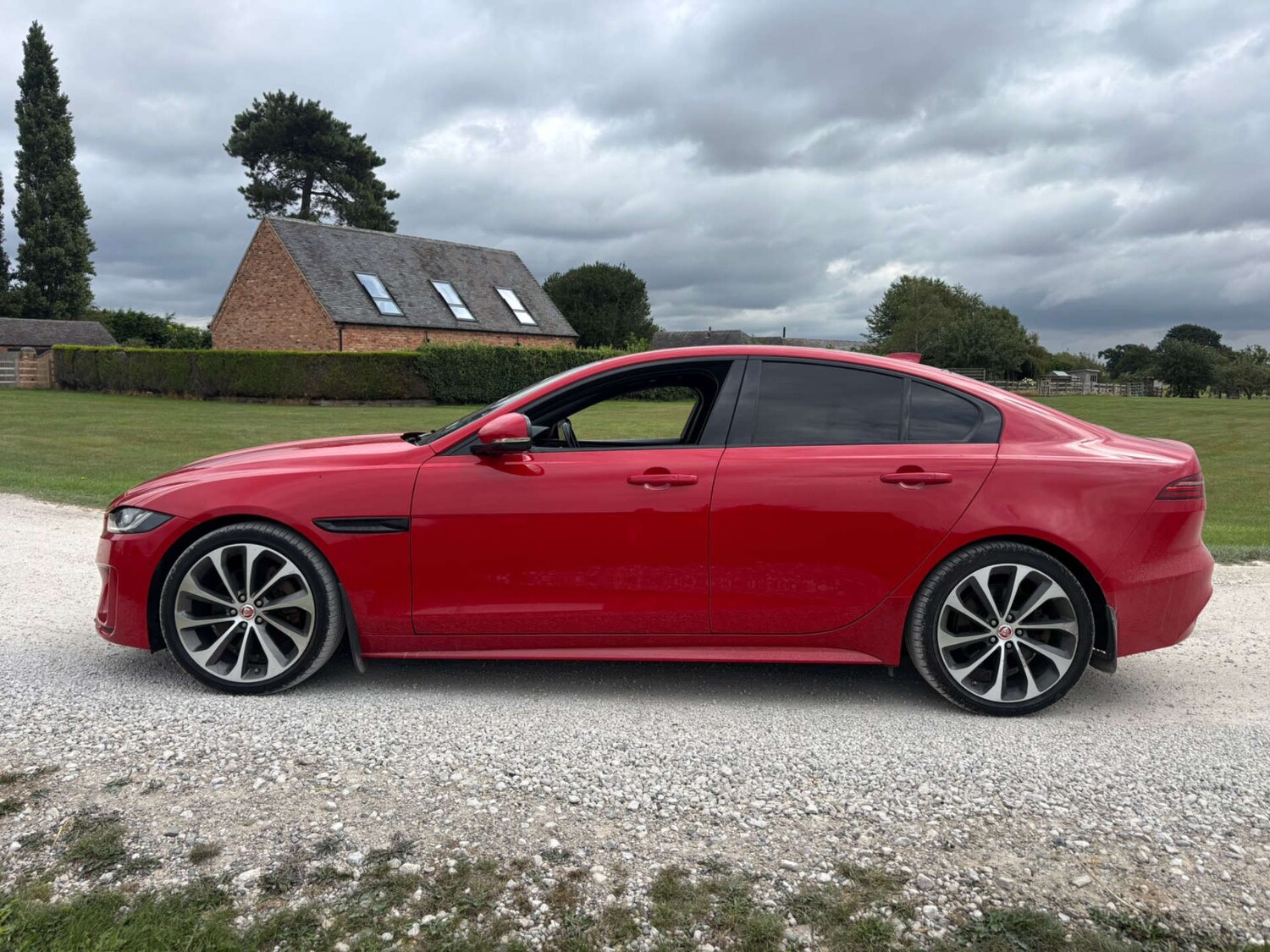 Used Jaguar XE 2019 for sale - 76910604: Photo 16