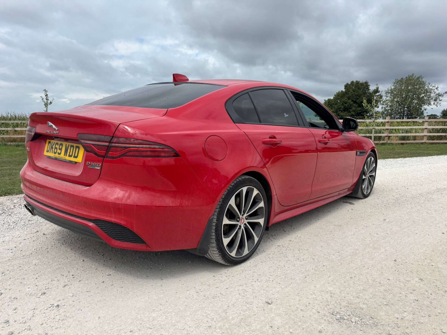 Used Jaguar XE 2019 for sale - 76910604: Photo 4