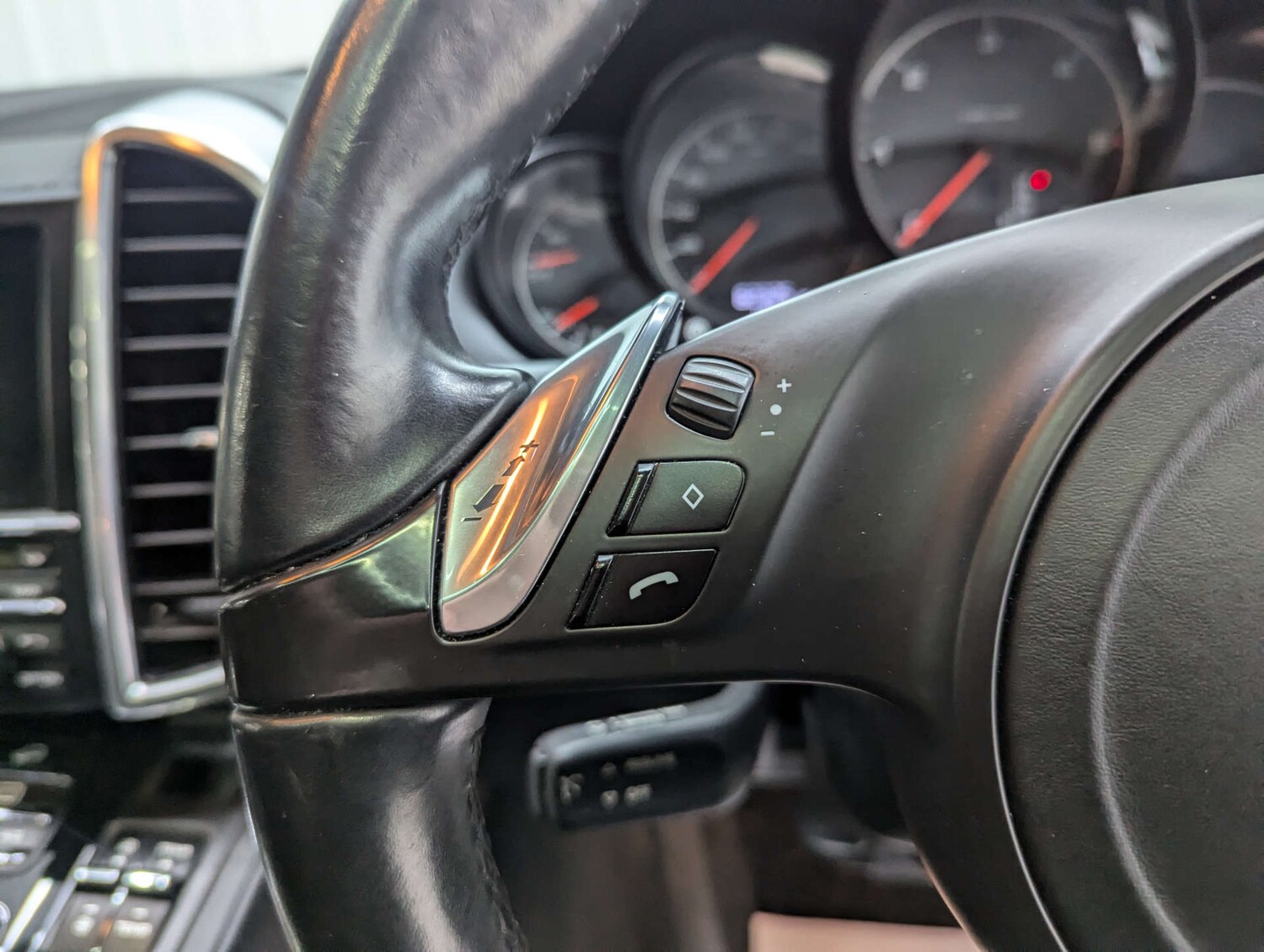 Used Porsche Cayenne 2013 for sale - 76670471: Photo 73