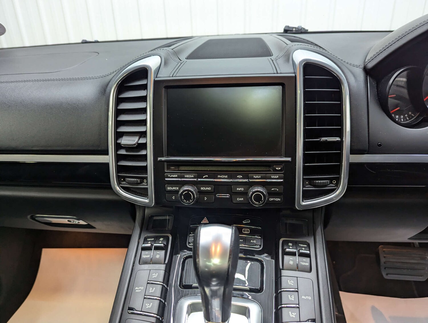 Used Porsche Cayenne 2013 for sale - 76670471: Photo 83