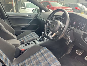 Used Volkswagen Golf 2017 for sale - 78833327: Photo