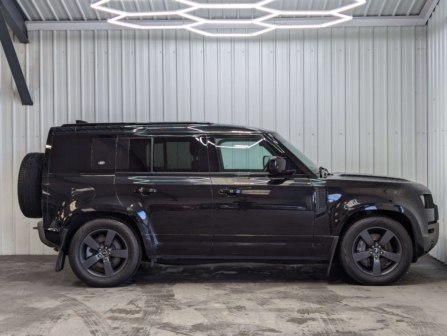 Used Land Rover Defender 2021 for sale - 76322853: Photo 13