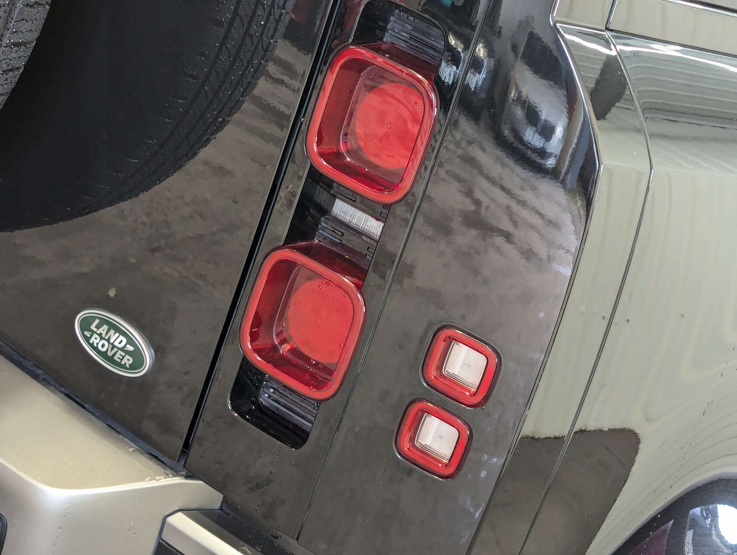 Used Land Rover Defender 2021 for sale - 76322853: Photo 42