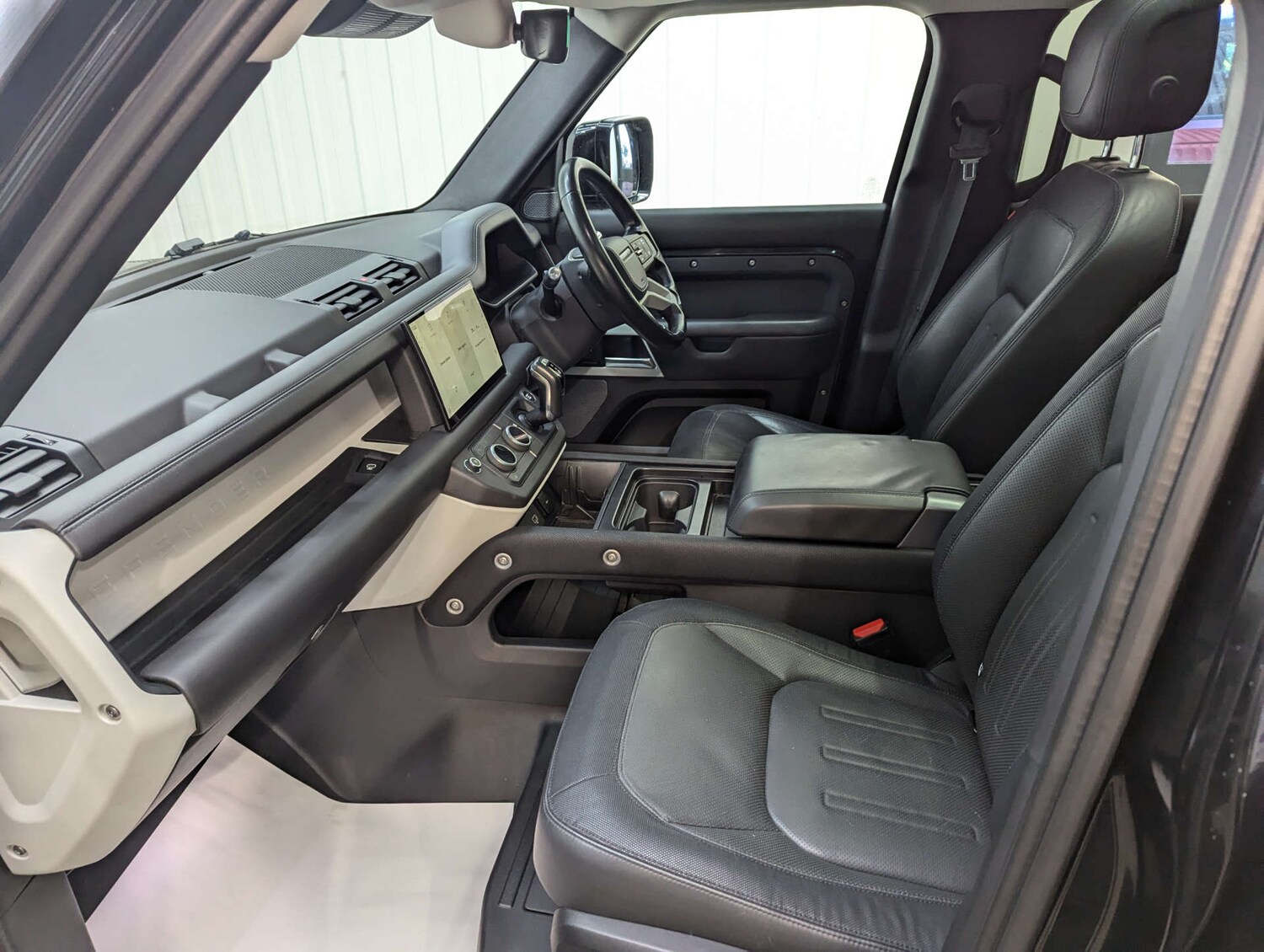 Used Land Rover Defender 2021 for sale - 76322853: Photo 53