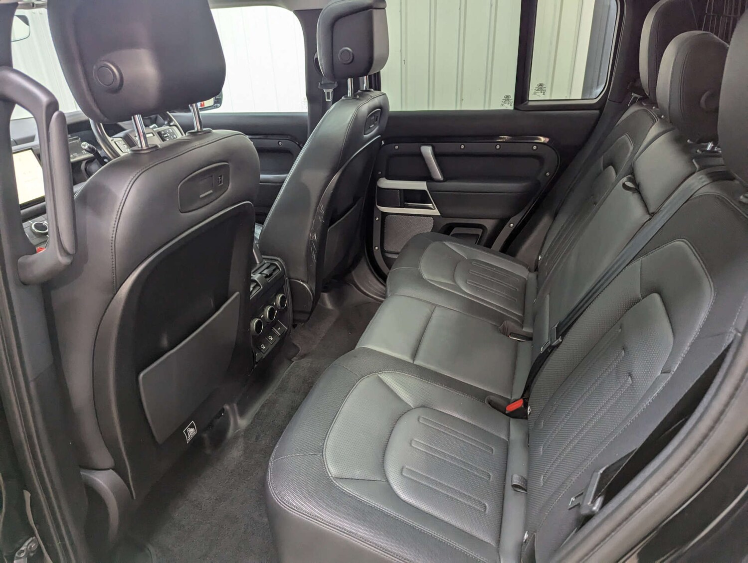 Used Land Rover Defender 2021 for sale - 76322853: Photo 65