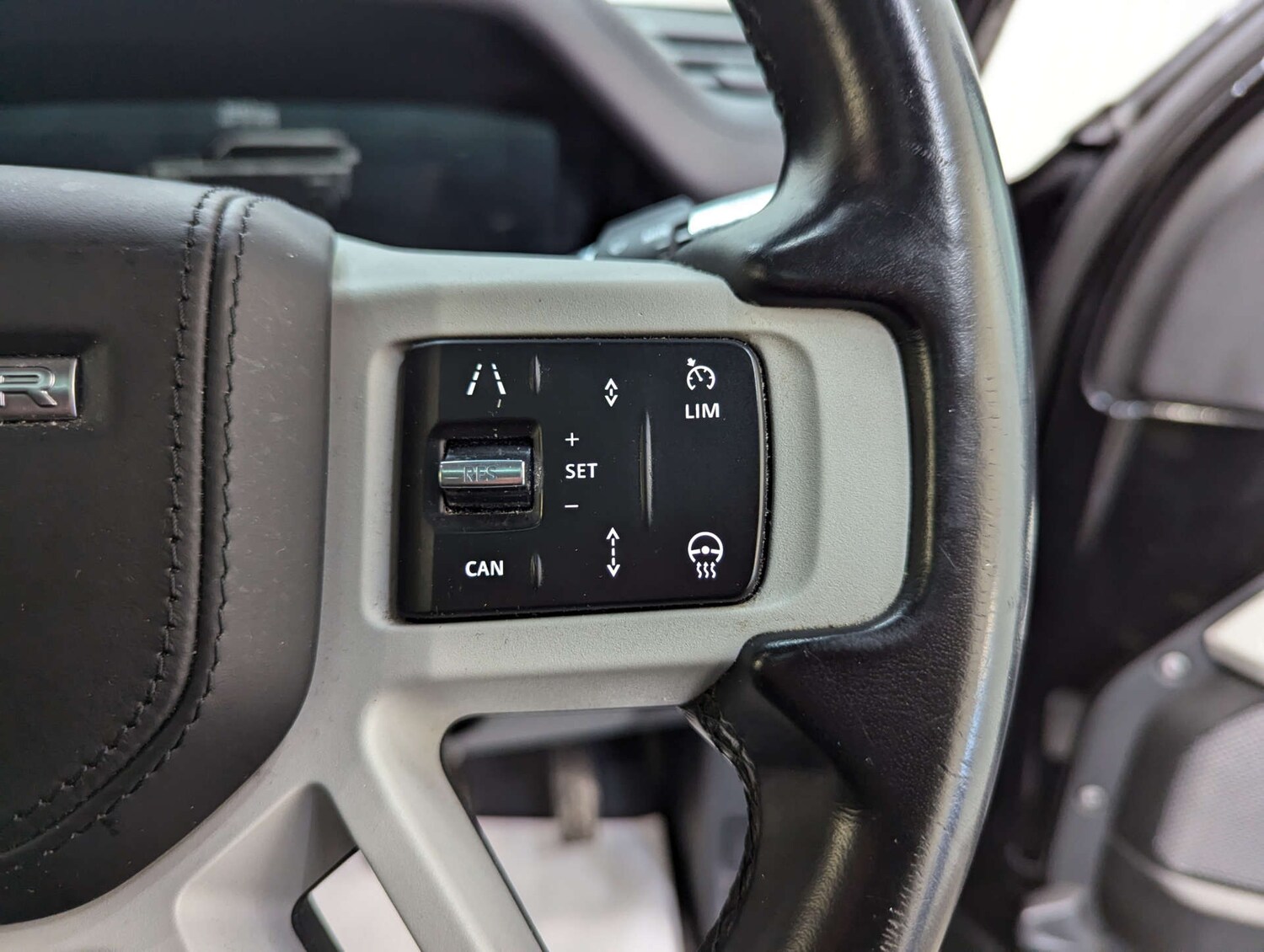 Used Land Rover Defender 2021 for sale - 76322853: Photo 75