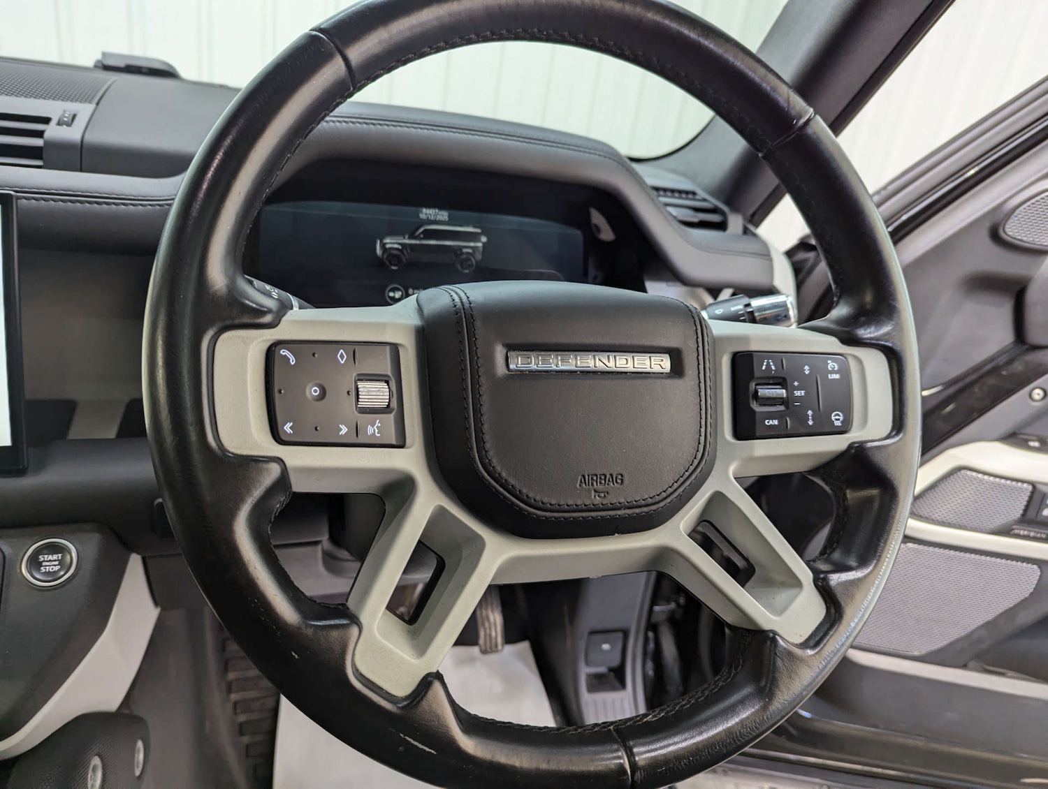 Used Land Rover Defender 2021 for sale - 76322853: Photo 76