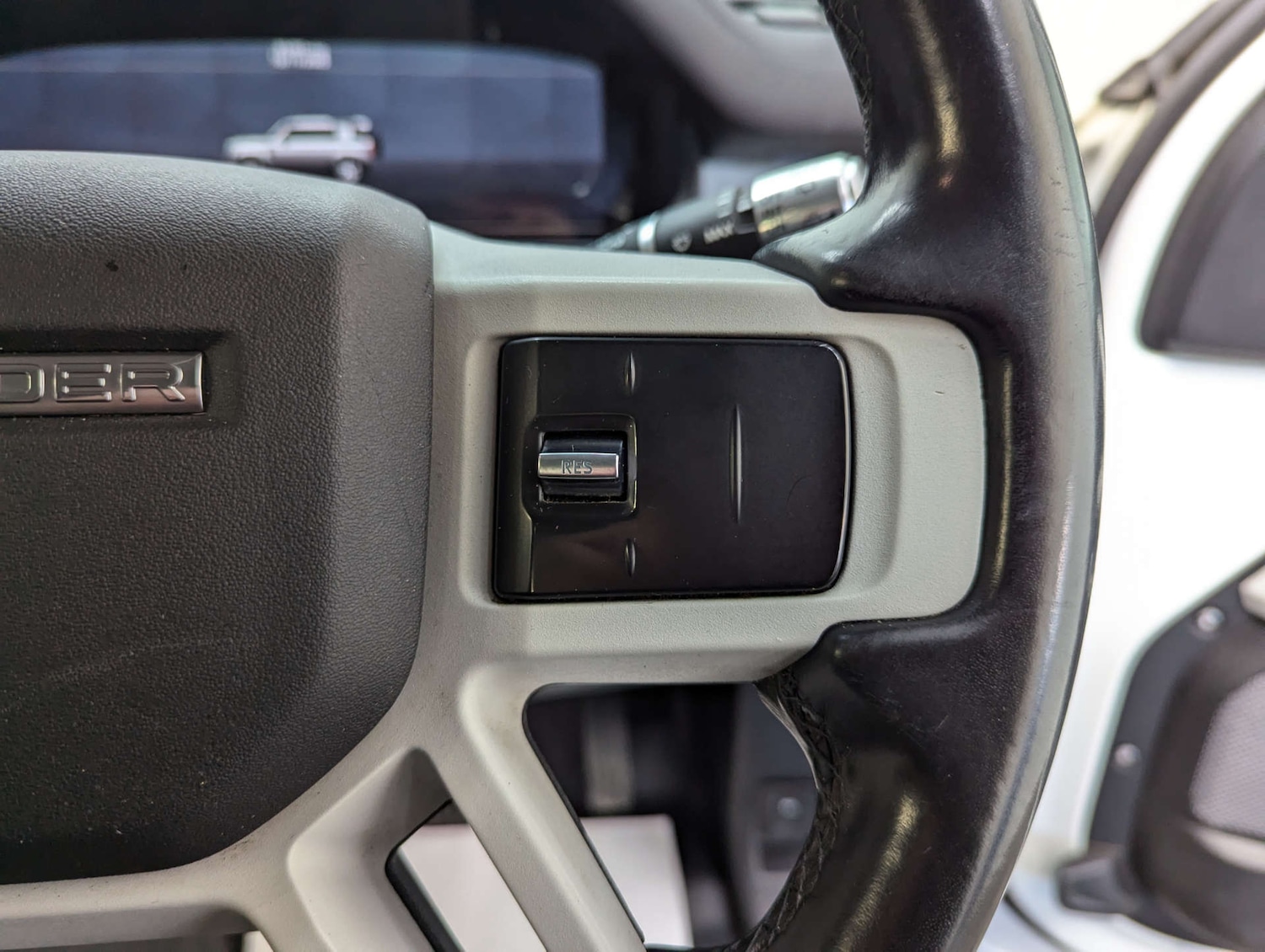 Used Land Rover Defender 2020 for sale - 77920608: Photo 75