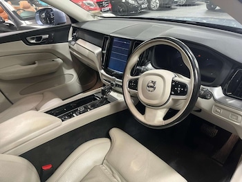 Used Volvo XC60 2017 for sale - 76268752: Photo 3