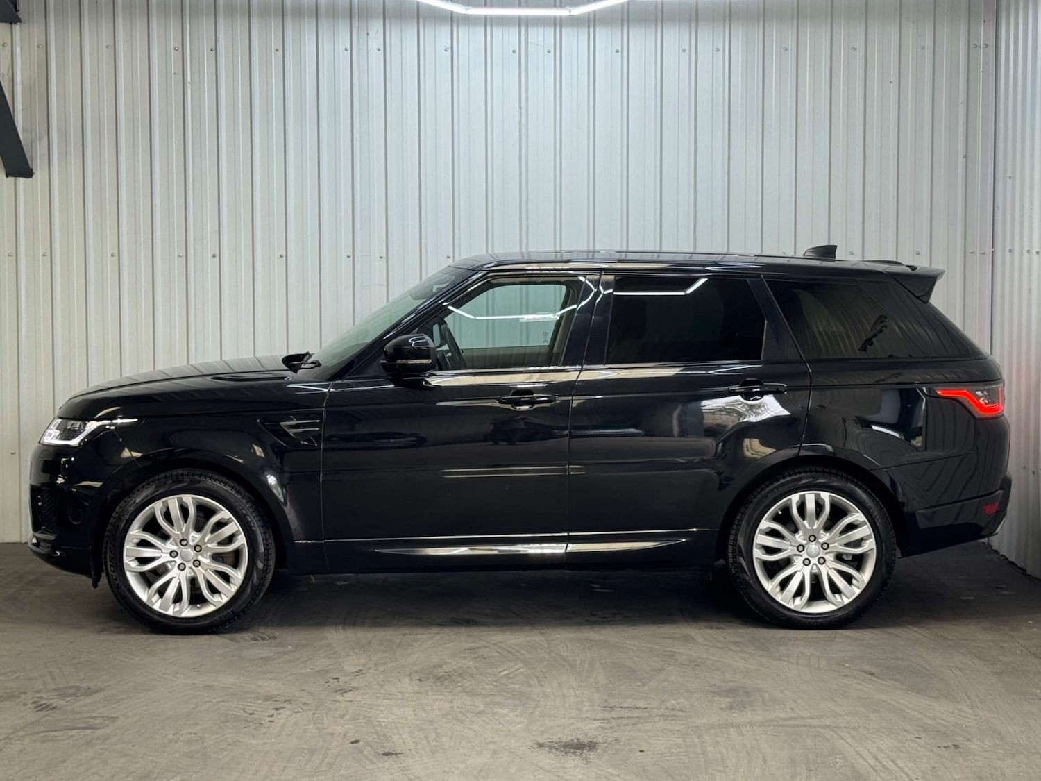 Used Land Rover Range Rover Sport 2018 for sale - 76698039: Photo 15