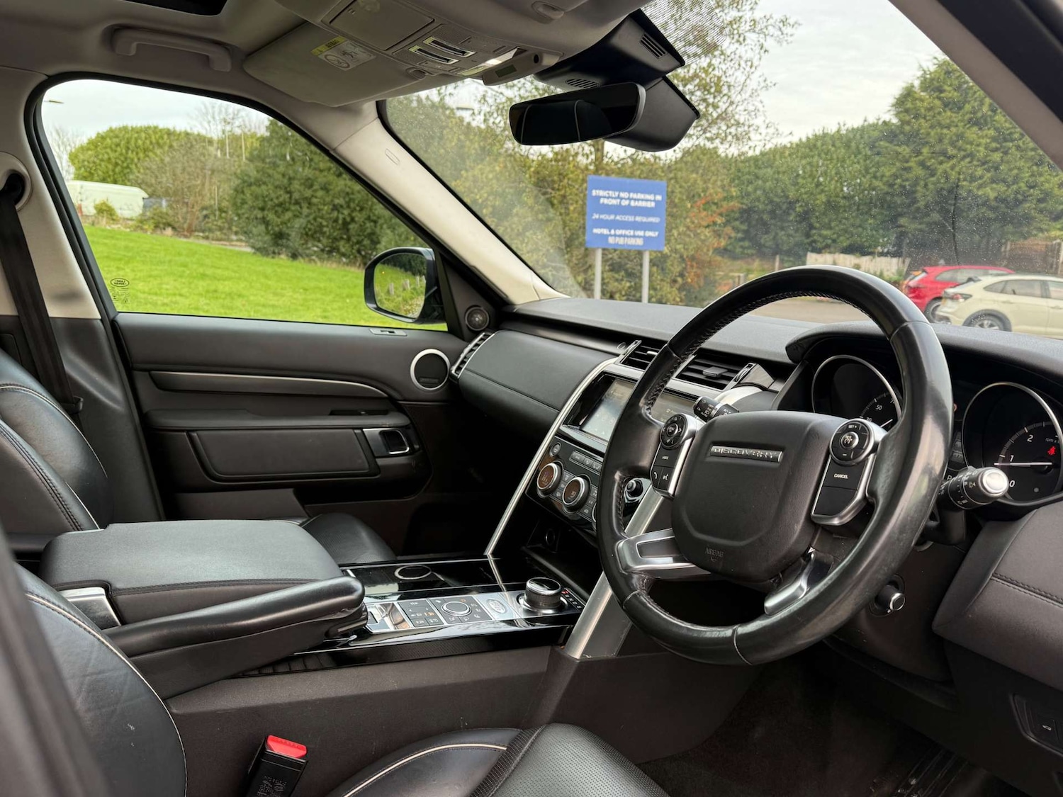 Used Land Rover Discovery 2017 for sale - 76713372: Photo 21