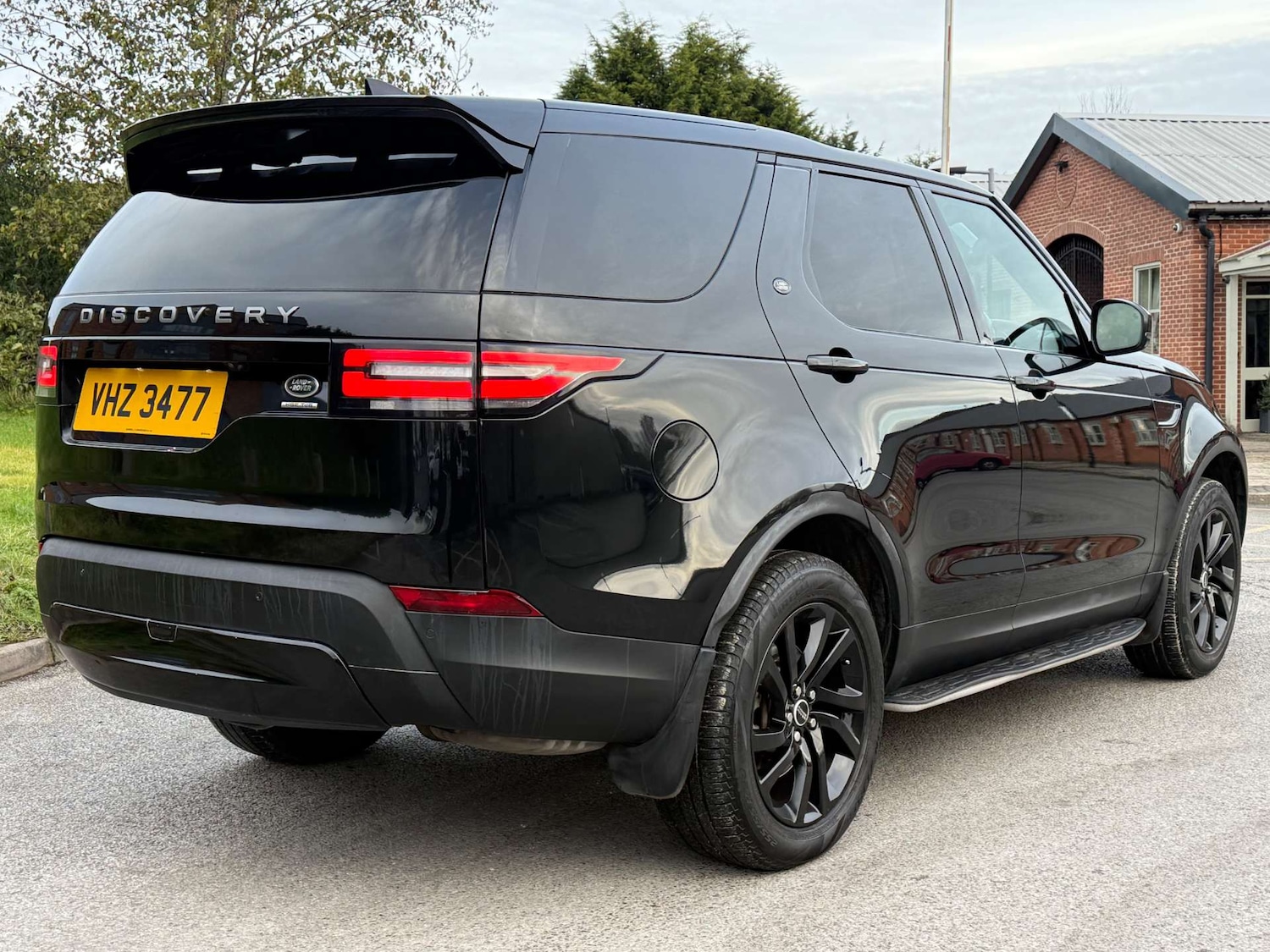 Used Land Rover Discovery 2017 for sale - 76713372: Photo 24