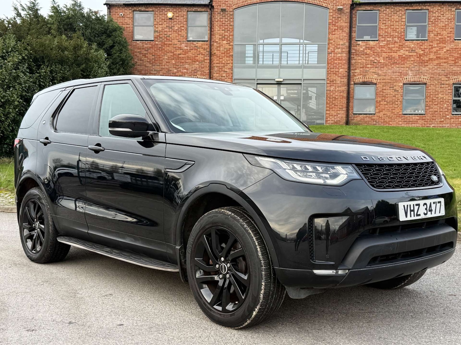 Used Land Rover Discovery 2017 for sale - 76713372: Photo 25