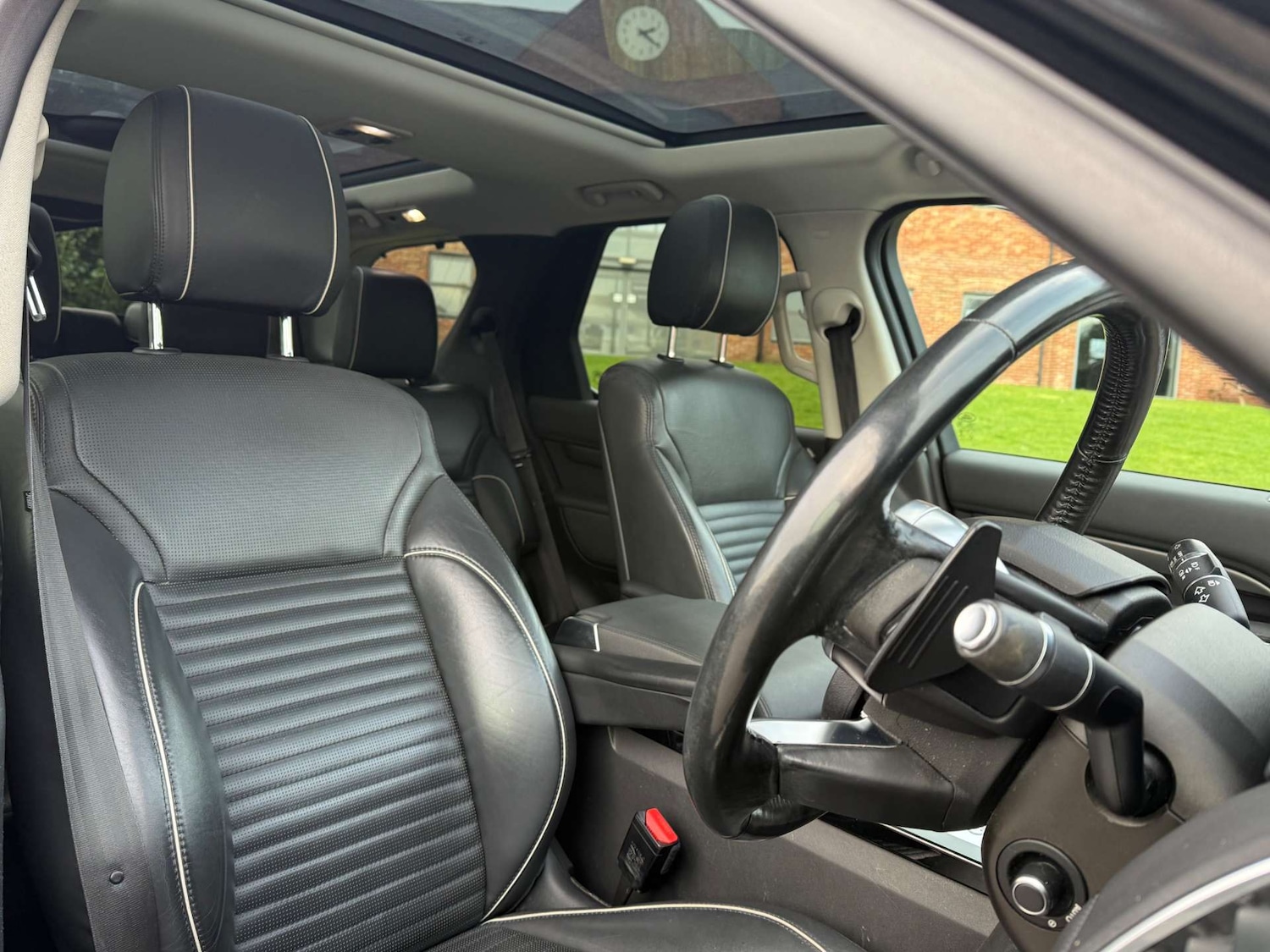 Used Land Rover Discovery 2017 for sale - 76713372: Photo 3