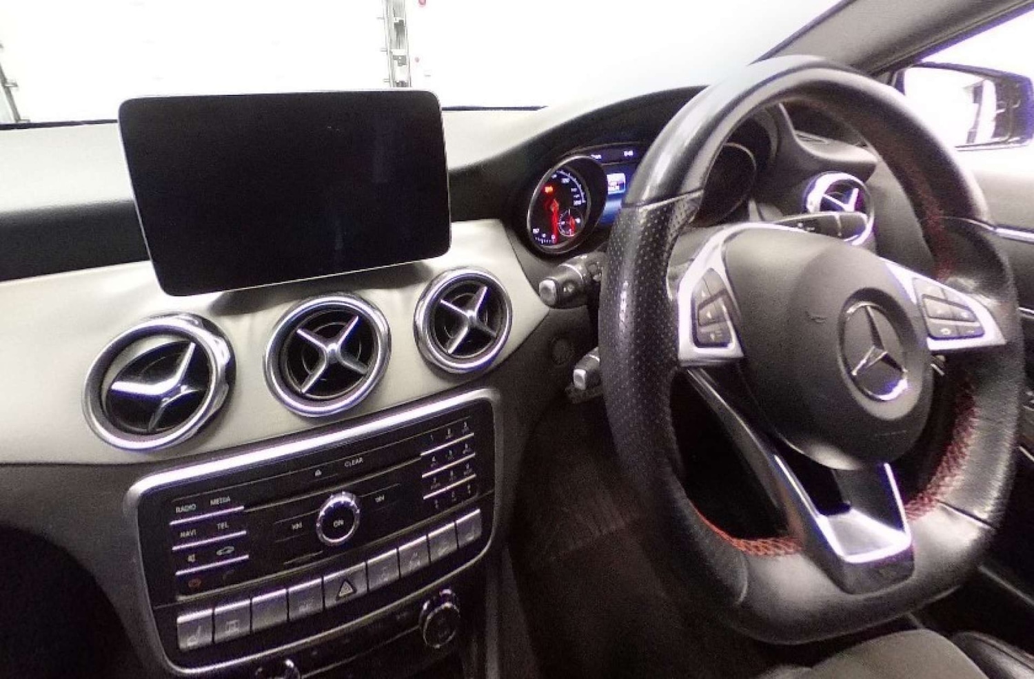 Used Mercedes-Benz GLA 2018 for sale - 76830012: Photo 3