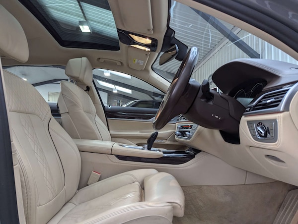 Used BMW 7 Series 2017 for sale - 76278185: Photo 45