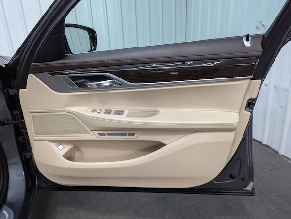 Used BMW 7 Series 2017 for sale - 76278185: Photo 46