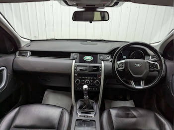 Used Land Rover Discovery Sport 2018 for sale - 78987484: Photo