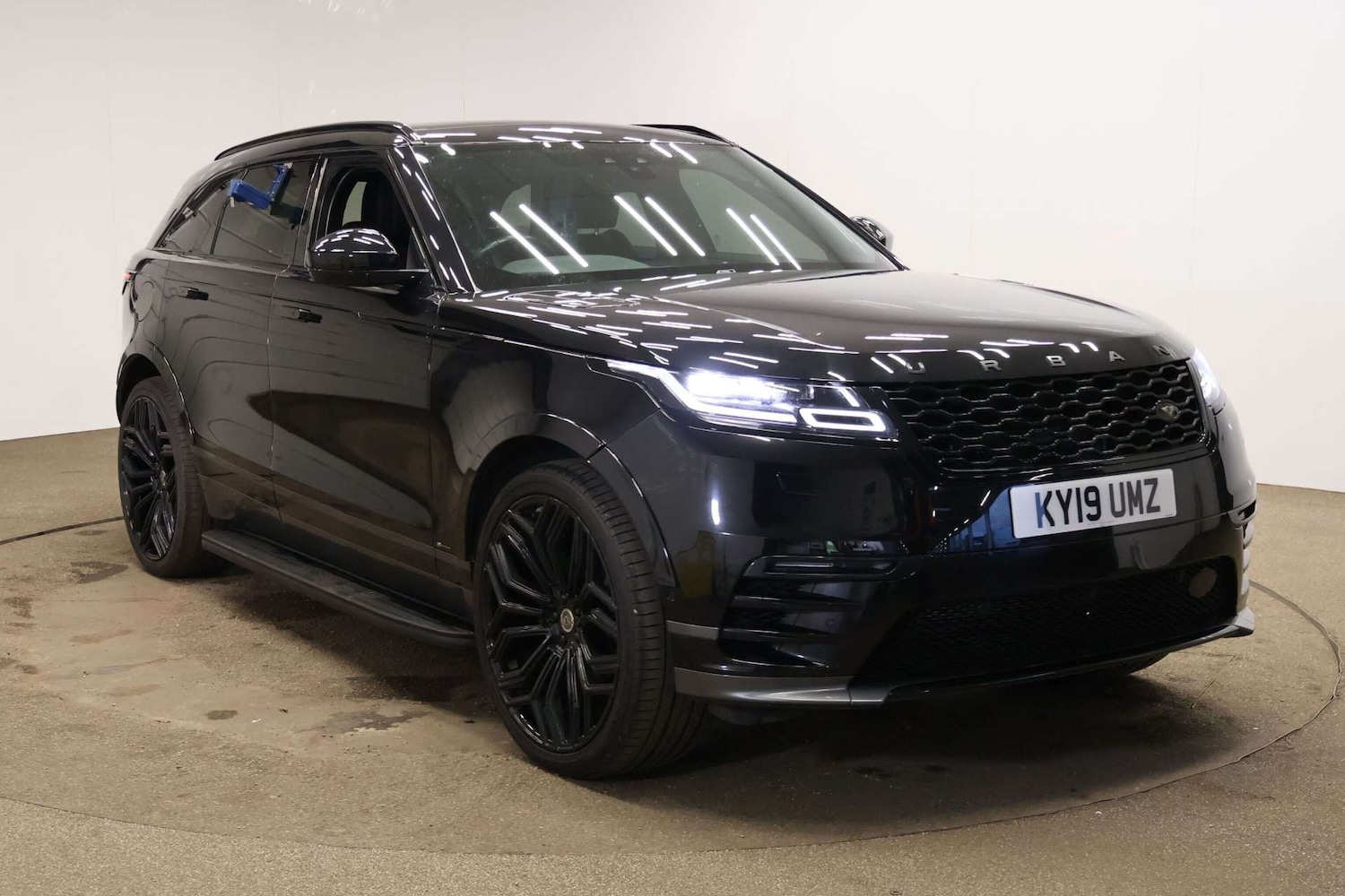 Used Land Rover Range Rover Velar 2019 for sale - 76979289: Photo 1
