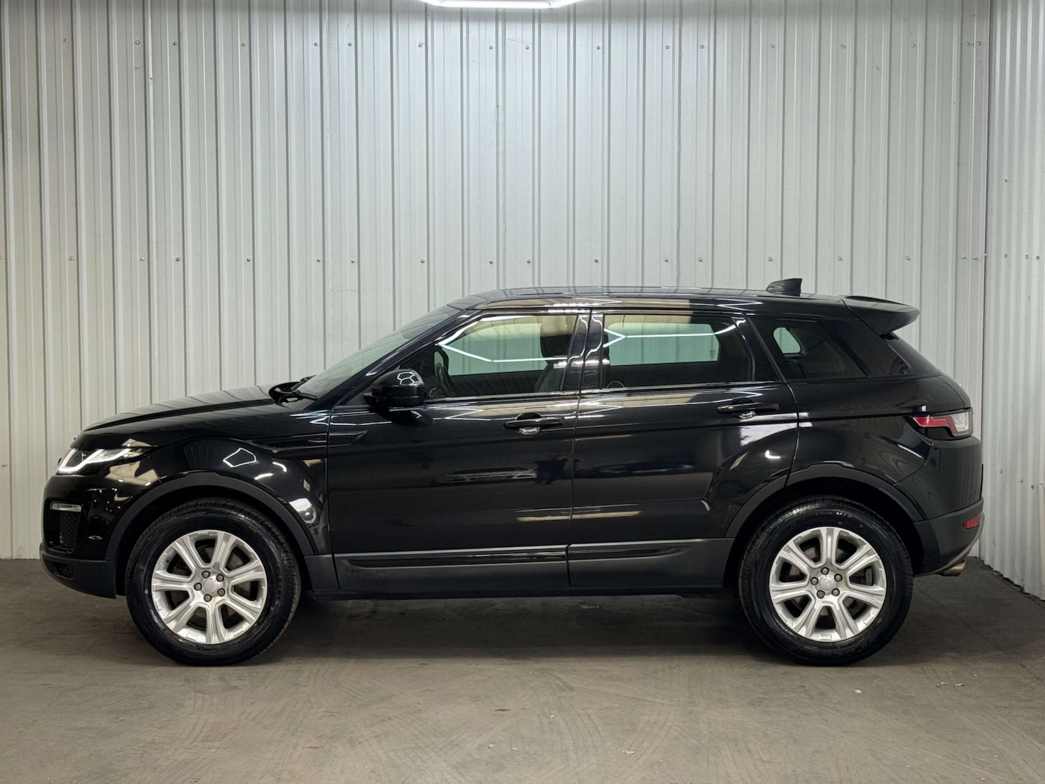 Used Land Rover Range Rover Evoque 2017 for sale - 77403469: Photo 17