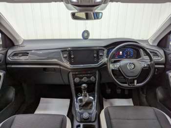 Used Volkswagen T-Roc 2019 for sale - 74753634: Photo